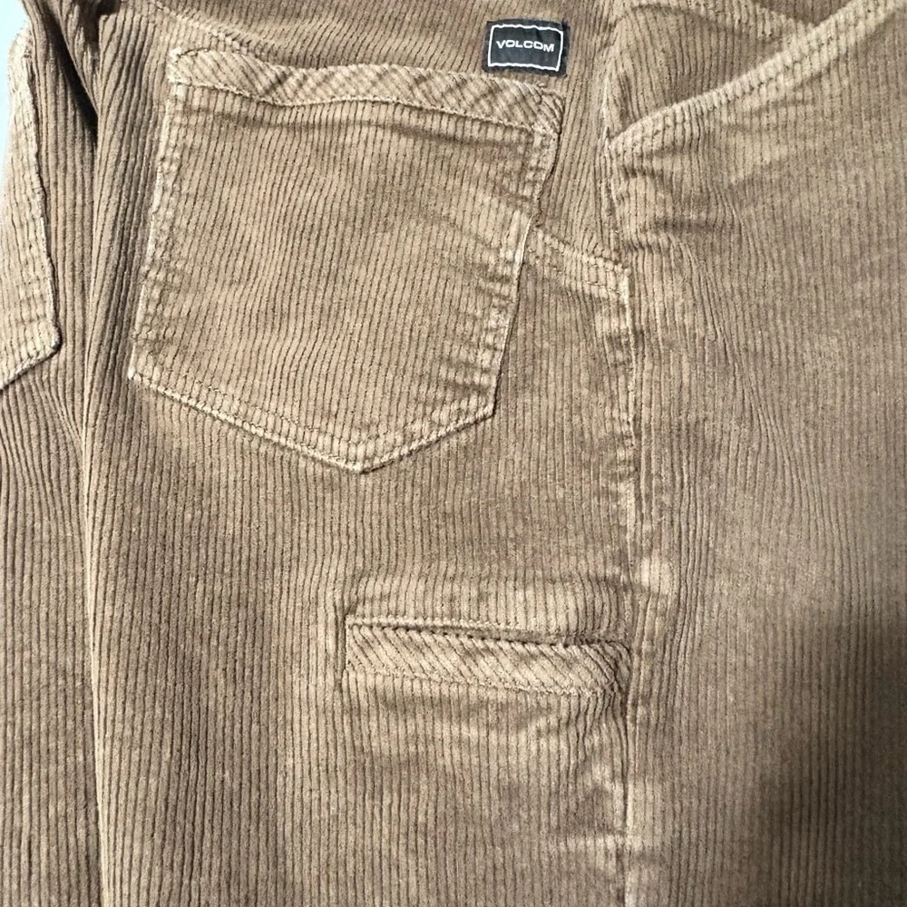 Volcom Men’s Mocha Brown Corduroy Skate Pants.